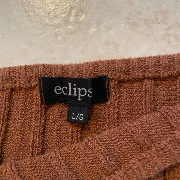 Eclipse Off-Shoulder Ribbed Shirt - Picture 5 of 6